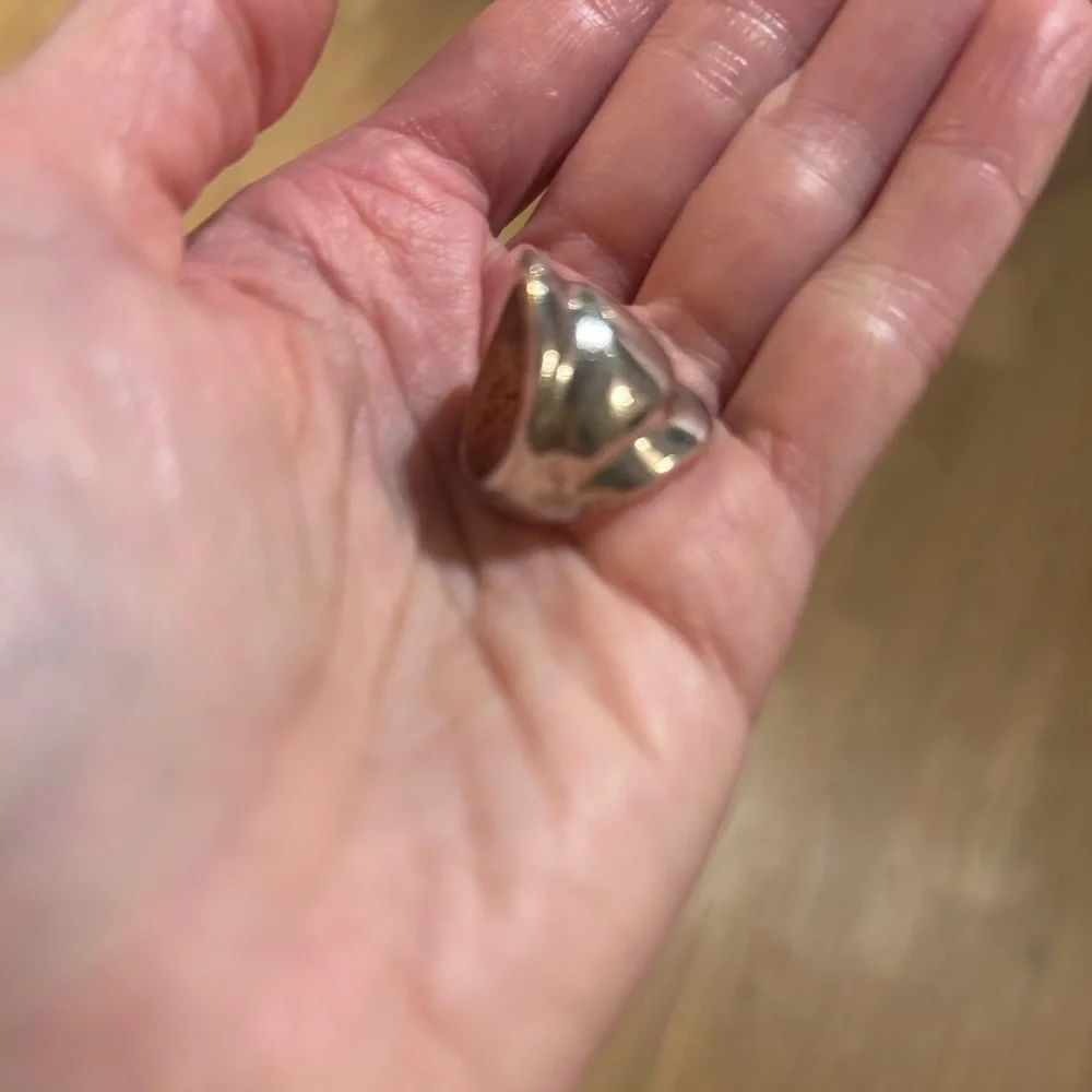 Sterling Silver Women's Ring - Picture 4 of 8